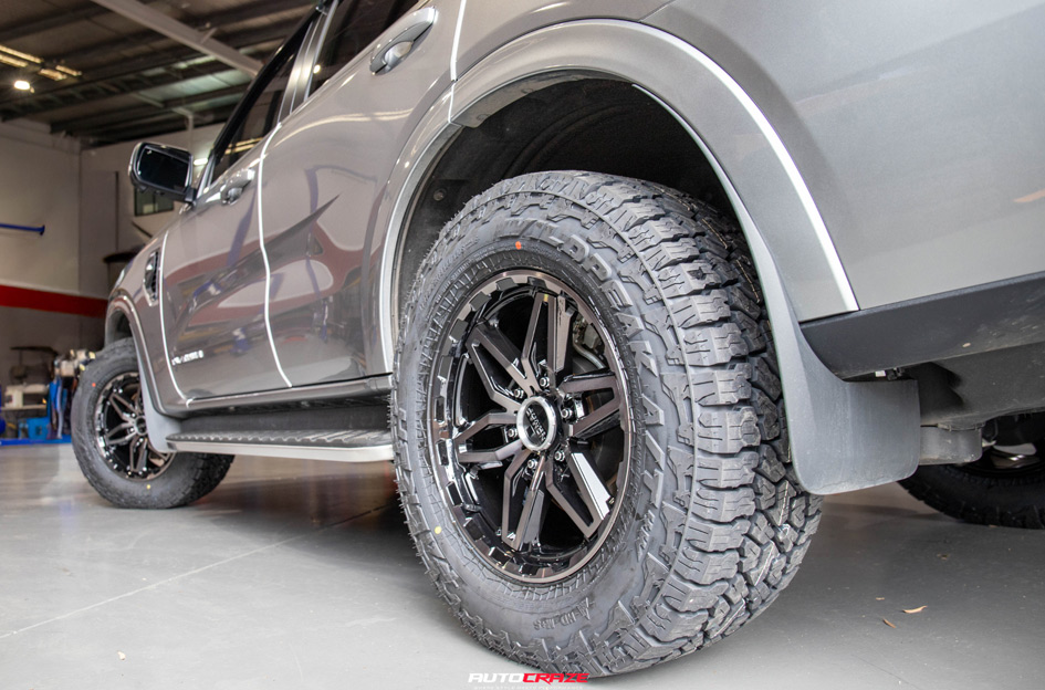 FORD EVEREST NEXT GEN NOMAD N232 GLOSS BLACK DARK TINT