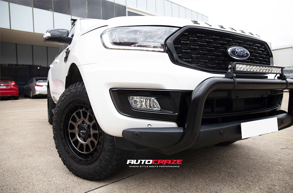 FORD EVEREST ROH ASSAULT MATT BLACK WITH BLACK BOLTS AND GRAPHITE FACE
