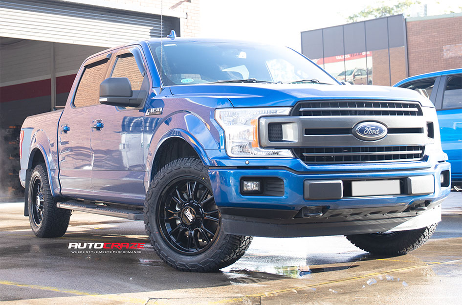FORD F-150 MOTO METAL MO810 GLOSS BLACK
