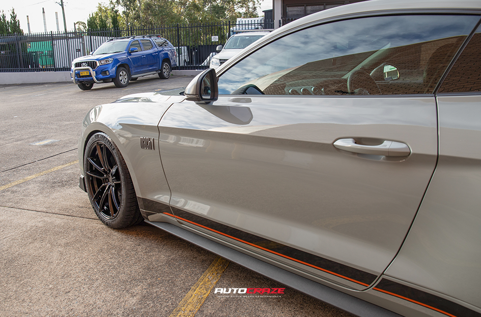 FORD MUSTANG VELGEN VF5 GLOSS BLACK
