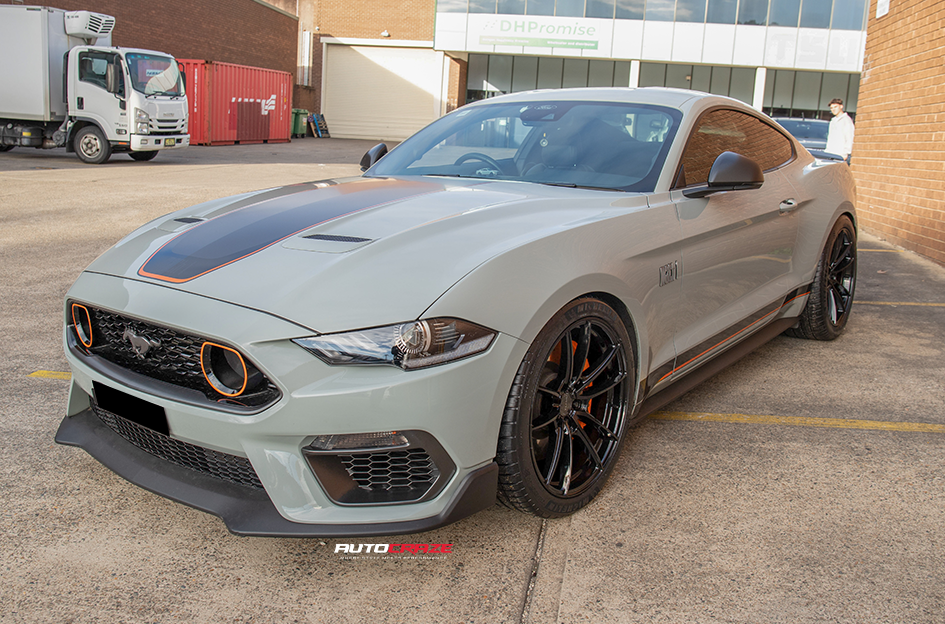 FORD MUSTANG VELGEN VF5 GLOSS BLACK
