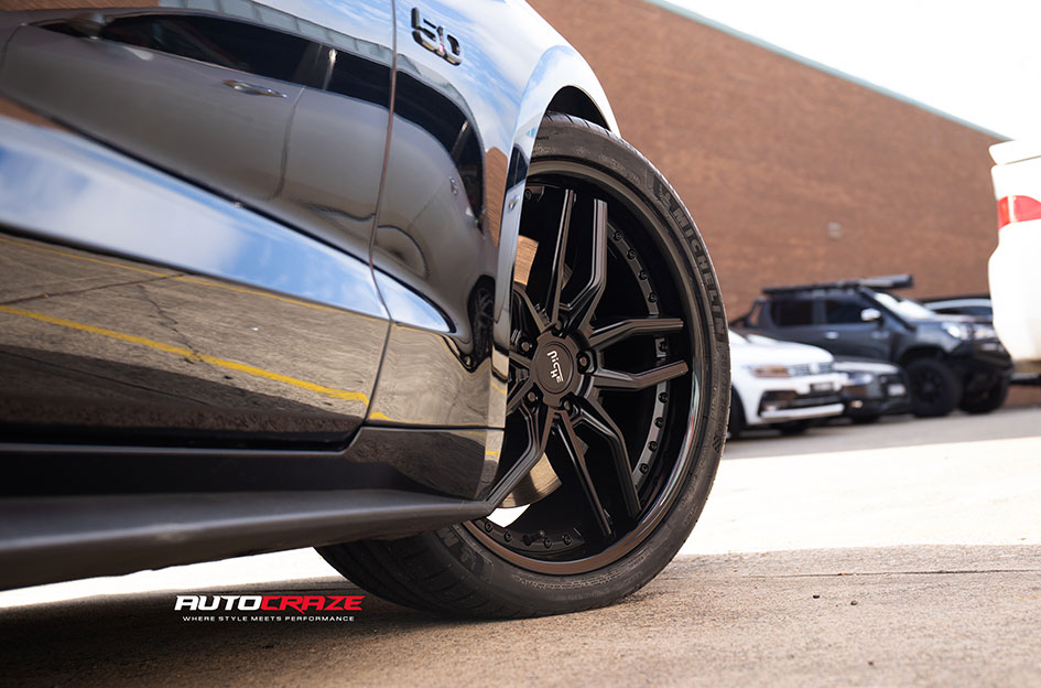 FORD MUSTANG NICHE METHOS GLOSS BLACK