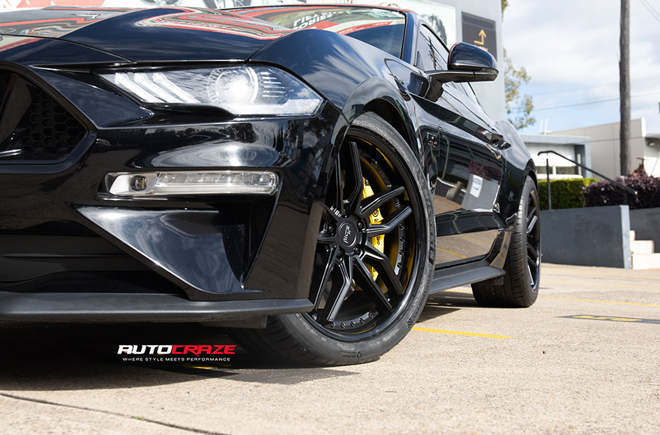 FORD MUSTANG NICHE METHOS GLOSS BLACK