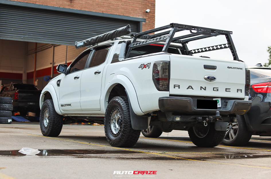 FORD RANGER KMC GRS MACHINED W/ SATIN BLACK LIP