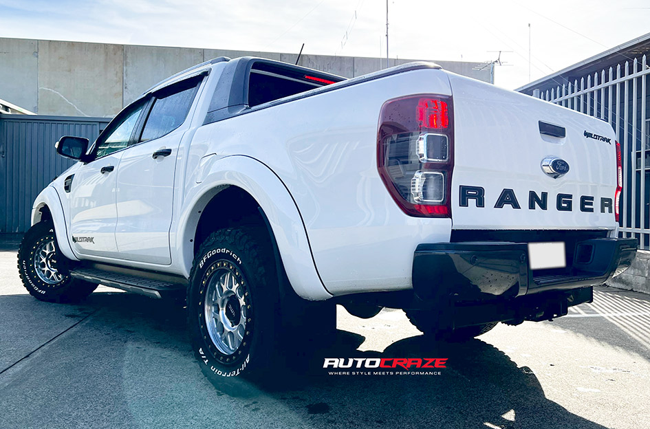 FORD RANGER KMC GRS MACHINED W/ SATIN BLACK LIP 
