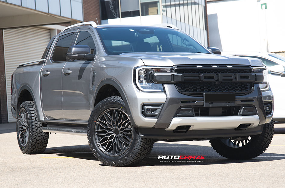 FORD RANGER NEXT GEN NICHE CALABRIA 6 GLOSS BLACK W/ MACHINED