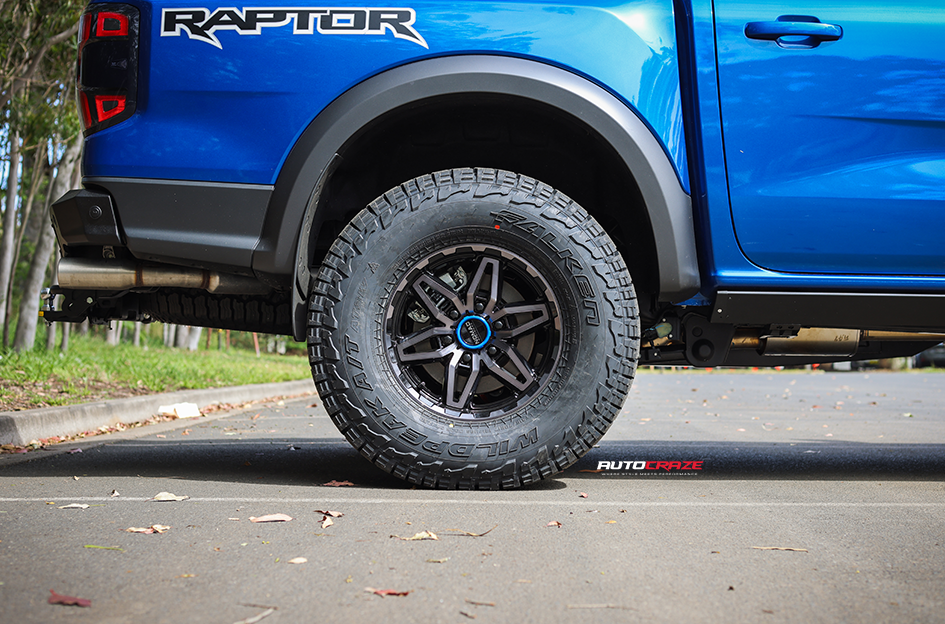 FORD RANGER RAPTOR NEXT GEN NOMAD N232 GLOSS BLACK DARK TINT