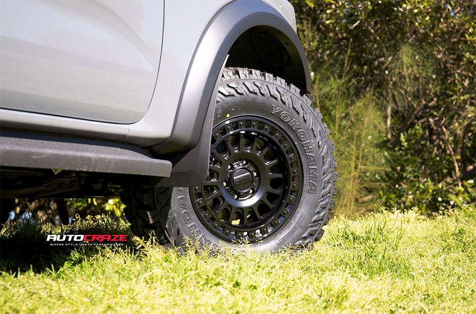 FORD RANGER RAPTOR NEXT GEN KMC IMS MATTE BLACK W/ GLOSS BLACK LIP