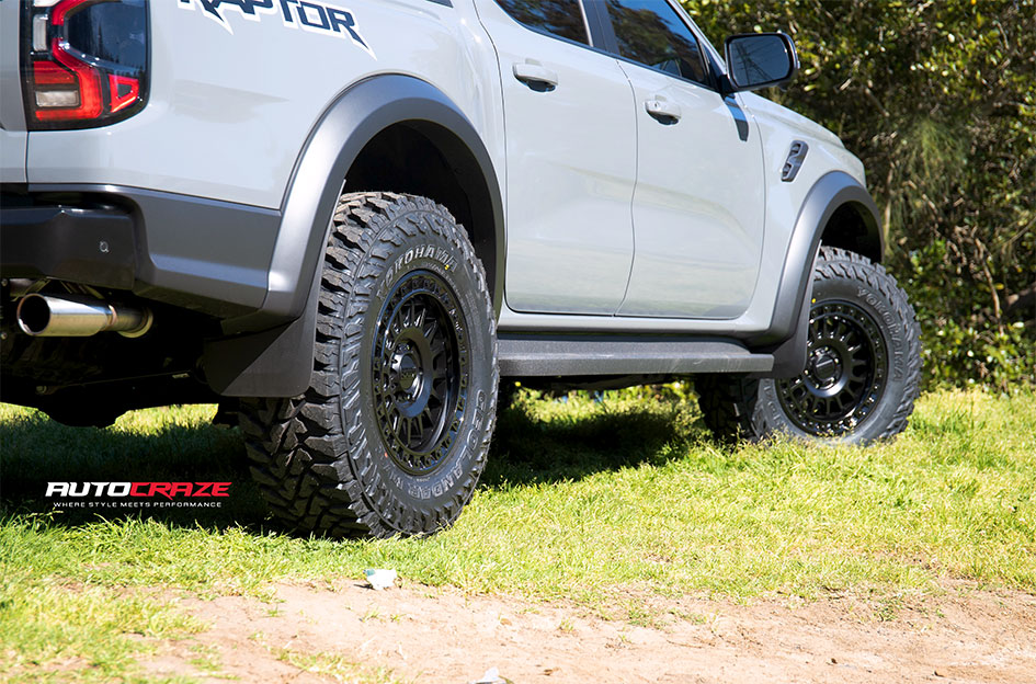 FORD RANGER RAPTOR NEXT GEN KMC IMS MATTE BLACK W/ GLOSS BLACK LIP
