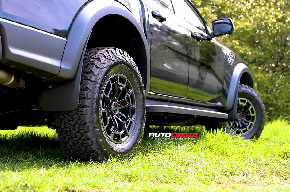 FORD RANGER RAPTOR NEXT GEN NOMAD N162 GLOSS BLACK DARK TINT
