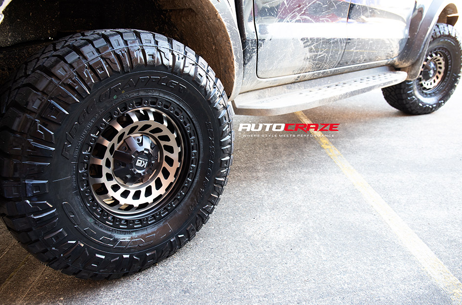 FORD RANGER RAPTOR KING ZOMBIE SATIN BLACK BRONZE TINT 