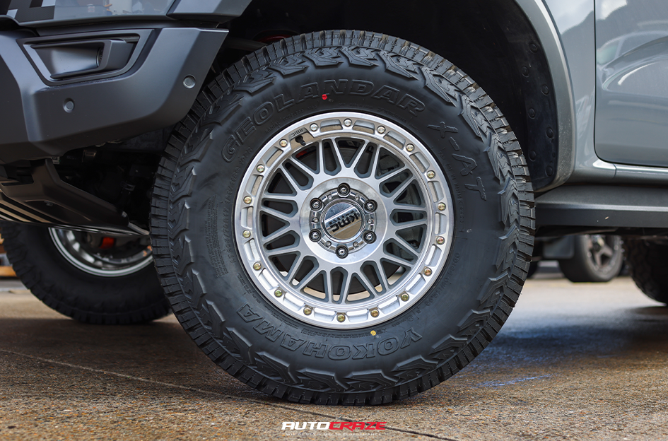 FORD RAPTOR NEXT GEN KMC ATTACK GLOSS SILVER W/ MACHINED FACE