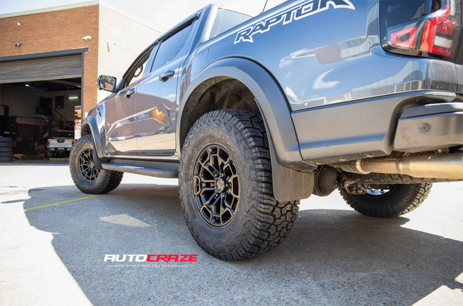 FORD RANGER RAPTOR NEXT GEN NOMAD N162 GLOSS BLACK DARK TINT