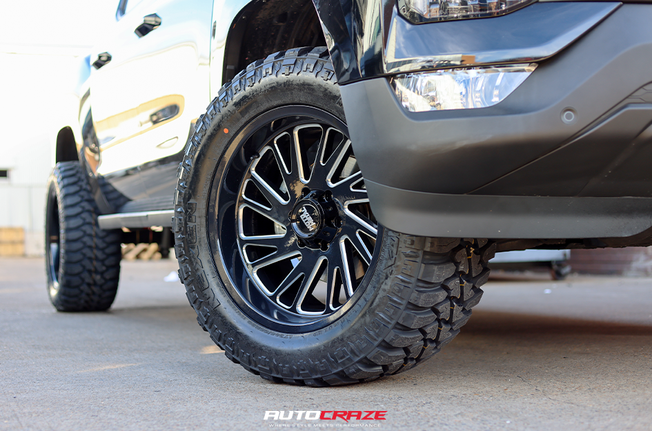 FOTON TUNLAND V7 MOTO METAL MO811 COMBAT GLOSS BLACK MILLED