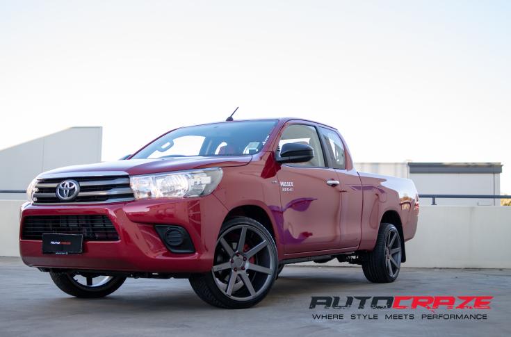 TOYOTA-HILUX-4WD-VERONA-MATTE-GUN-METAL