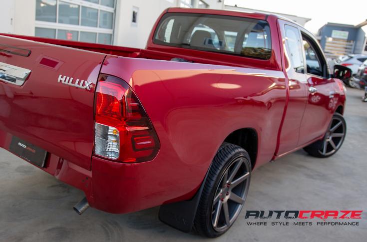 TOYOTA-HILUX-4WD-VERONA-MATTE-GUN-METAL