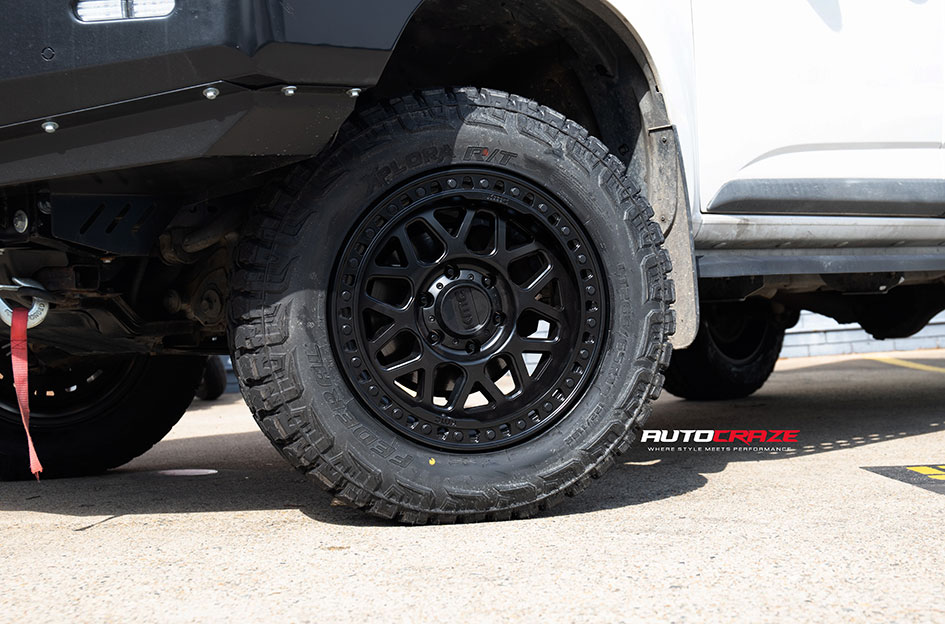 HOLDEN COLORADO KMC GRS SATIN BLACK