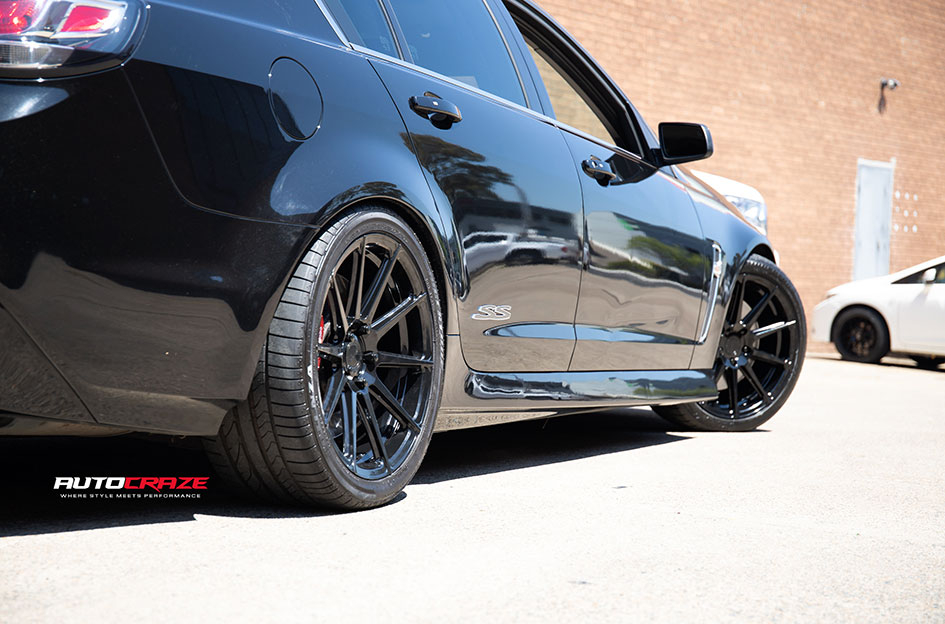 HOLDEN COMMODORE KOYA SF04 BLACK
