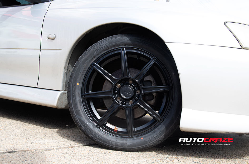 HOLDEN COMMODORE MOTEGI MR142 SATIN BLACK 