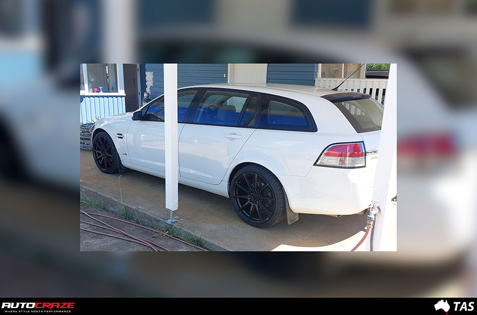 HOLDEN COMMODORE NICHE ESSEN SATIN BLACK