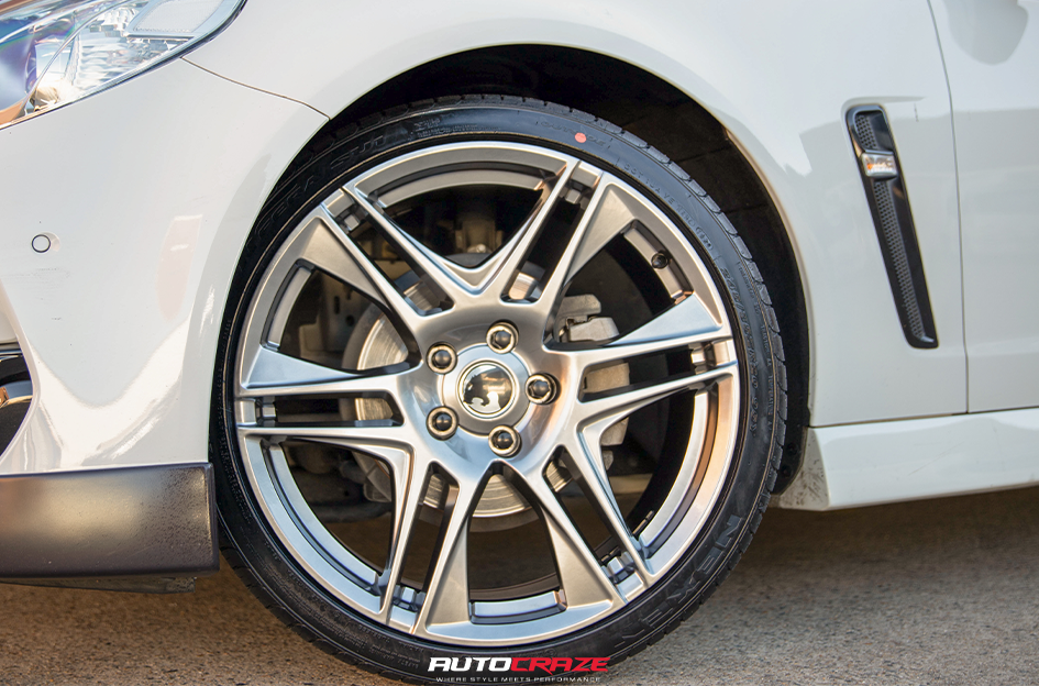 HOLDEN COMMODORE PANTHERA BLADE HYPER BLACK