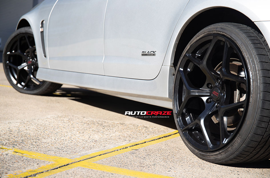 HOLDEN COMMODORE SSW DOMINATE GUNMETAL