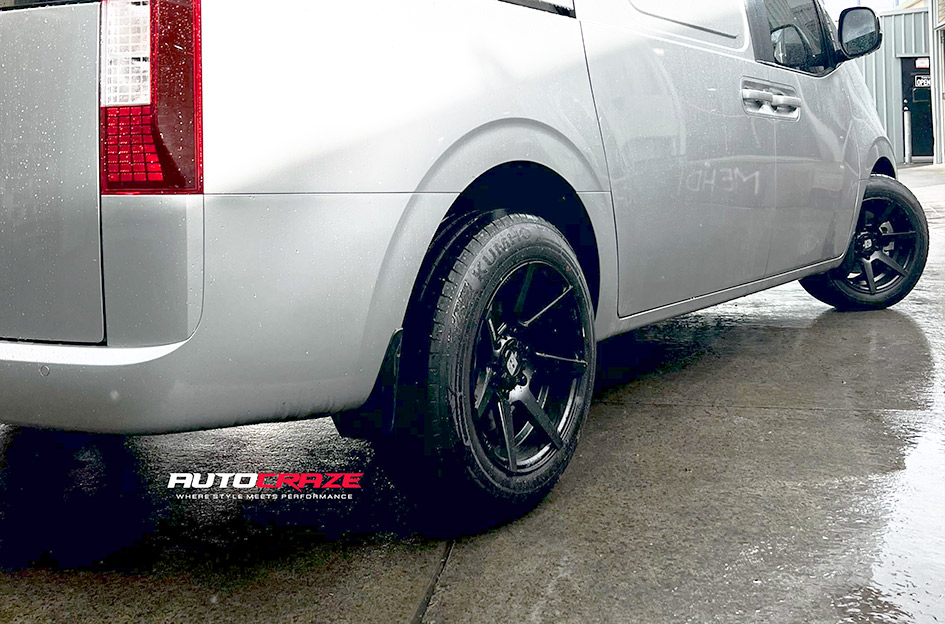 HYUNDAI STARIA DIESEL AVALANCHE MATTE BLACK 