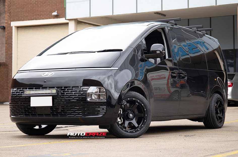 HYUNDAI STARIA DIESEL PHILADELPHIA MATTE BLACK 