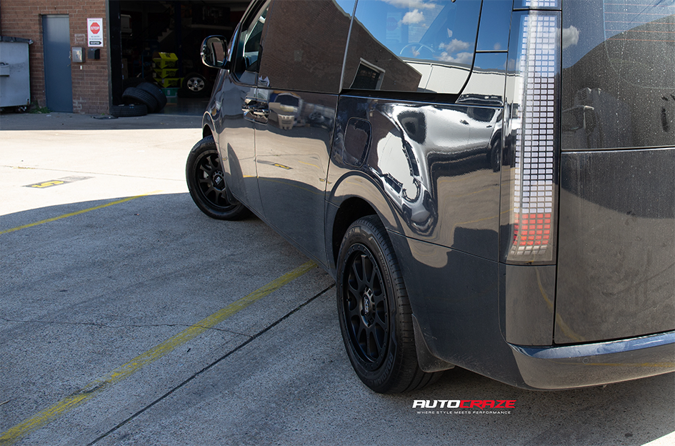 HYUNDAI STARIA KING HURRICANE SATIN BLACK