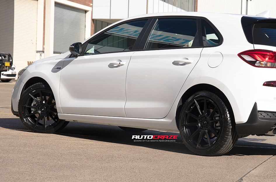 HYUNDAI I30 ENKEI SC46 MATT BLACK & MILLING