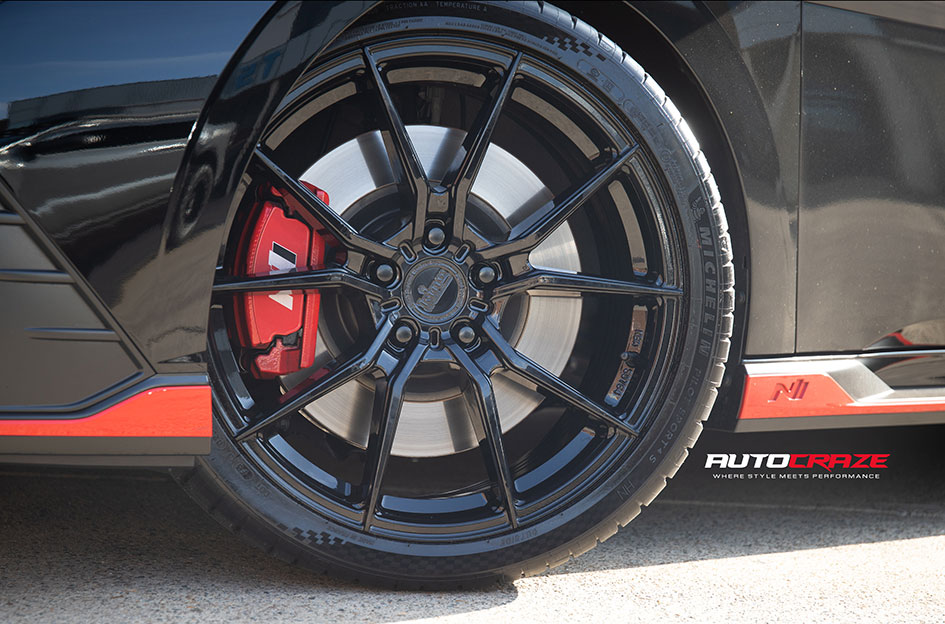 HYUNDAI I30 KING VENOM GLOSS BLACK 