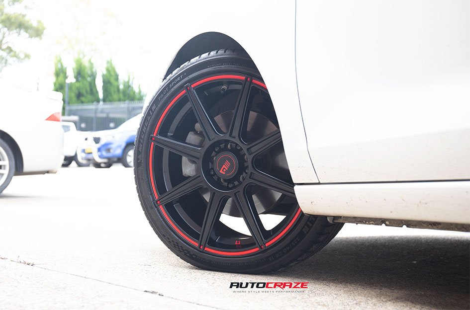 HYUNDAI I30 MOTEGI MR142 SATIN BLACK WITH RED STRIPE