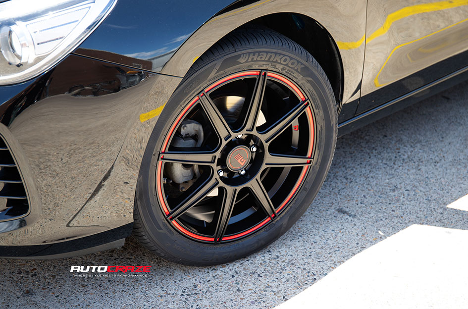 HYUNDAI I30 MOTEGI MR142 SATIN BLACK WITH RED STRIPE
