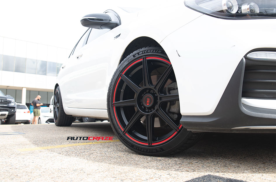 HYUNDAI I30 MOTEGI MR142 SATIN BLACK WITH RED STRIPE