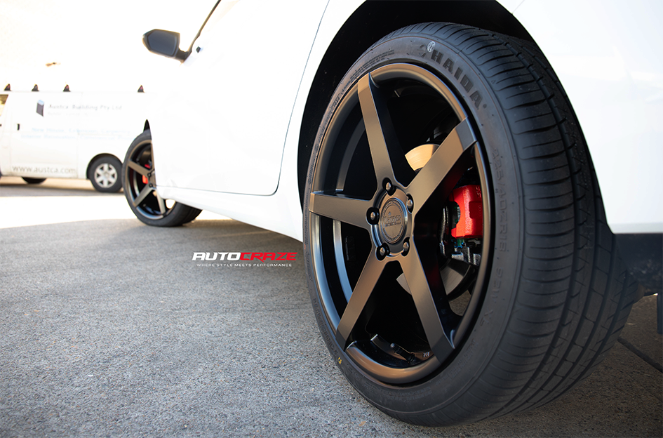 HYUNDAI I30 KING HOSTILE GLOSS BLACK