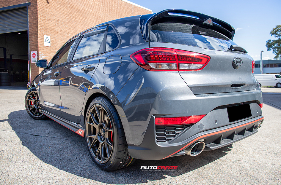 HYUNDAI I30N KONIG AMPLIFORM GLOSS BRONZE
