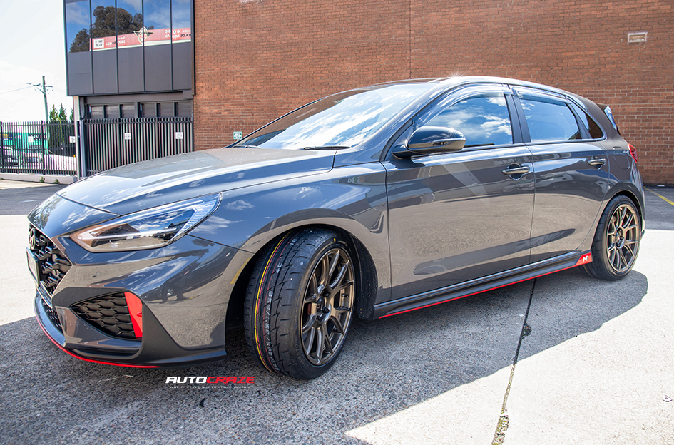 HYUNDAI I30N KONIG AMPLIFORM GLOSS BRONZE