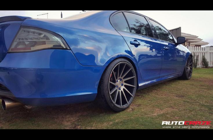 FORD-FALCON-SURGE-MATTE-BLACK-TINTED-FACE