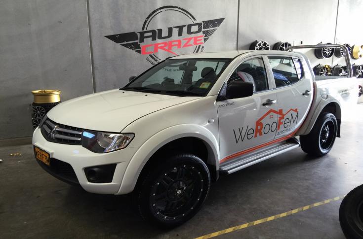 MITSUBISHI TRITON OCTOBOT MATTE BLACK