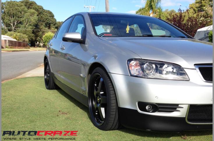 HOLDEN-COMMODORE-VE-SEDAN-FR
