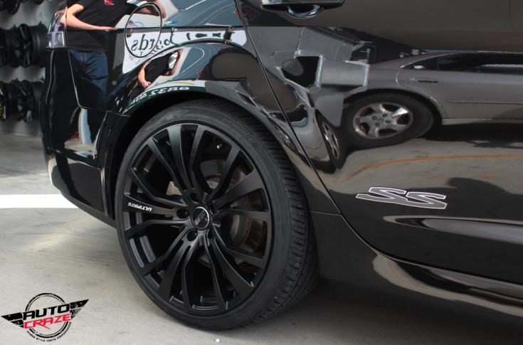HOLDEN-COMMODORE-VE-SS-ULTIMATE-MATTE-BLACK