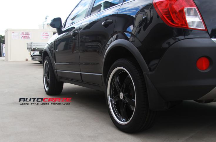 HOLDEN CAPTIVA JARAMA GLOSS BLACK POLISH LIP