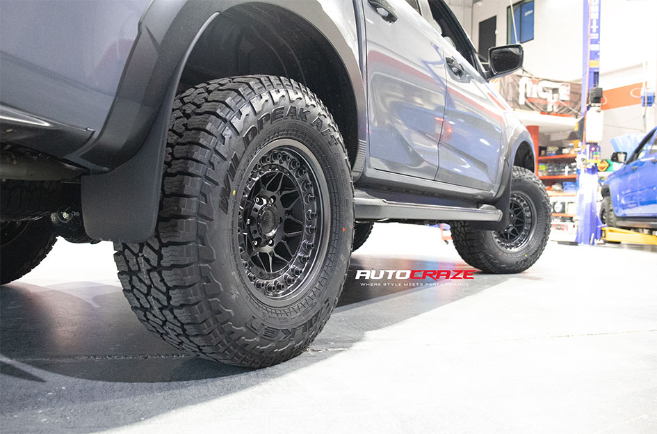 ISUZU DMAX BLACK RHINO ALPHA MATTE BLACK W/ GUNMETAL LIP