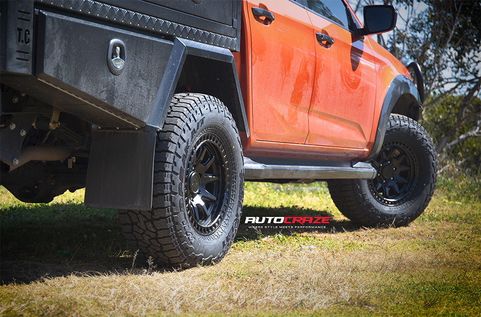 ISUZU DMAX BLACK RHINO CALICO MATTE BLACK 