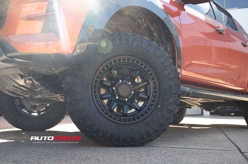 ISUZU DMAX BLACK RHINO CALICO MATTE BLACK 