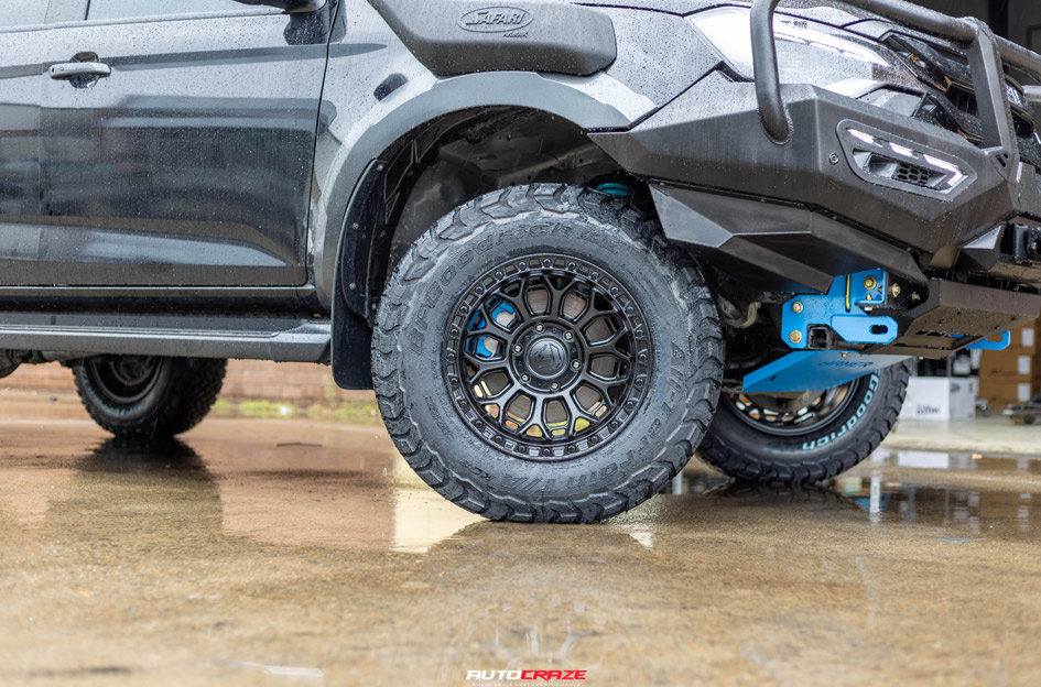 ISUZU D-MAX FUEL TALON BLACKOUT