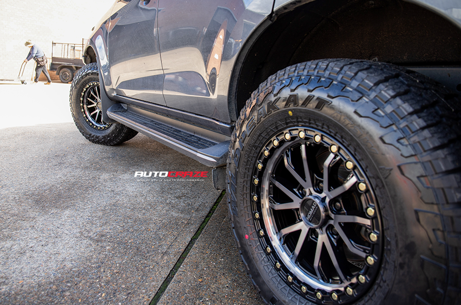 ISUZU MUX NOMAD N133 GLOSS BLACK DARK TINT 