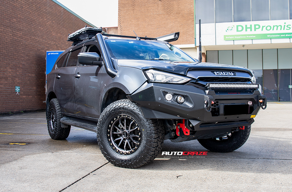 ISUZU MUX NOMAD N133 GLOSS BLACK DARK TINT 