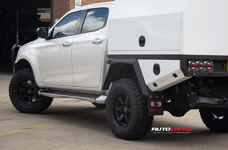 ISUZU DMAX NOMAD PROSECUTOR MATTE BLACK
