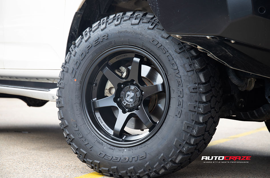 ISUZU DMAX NOMAD PROSECUTOR MATTE BLACK